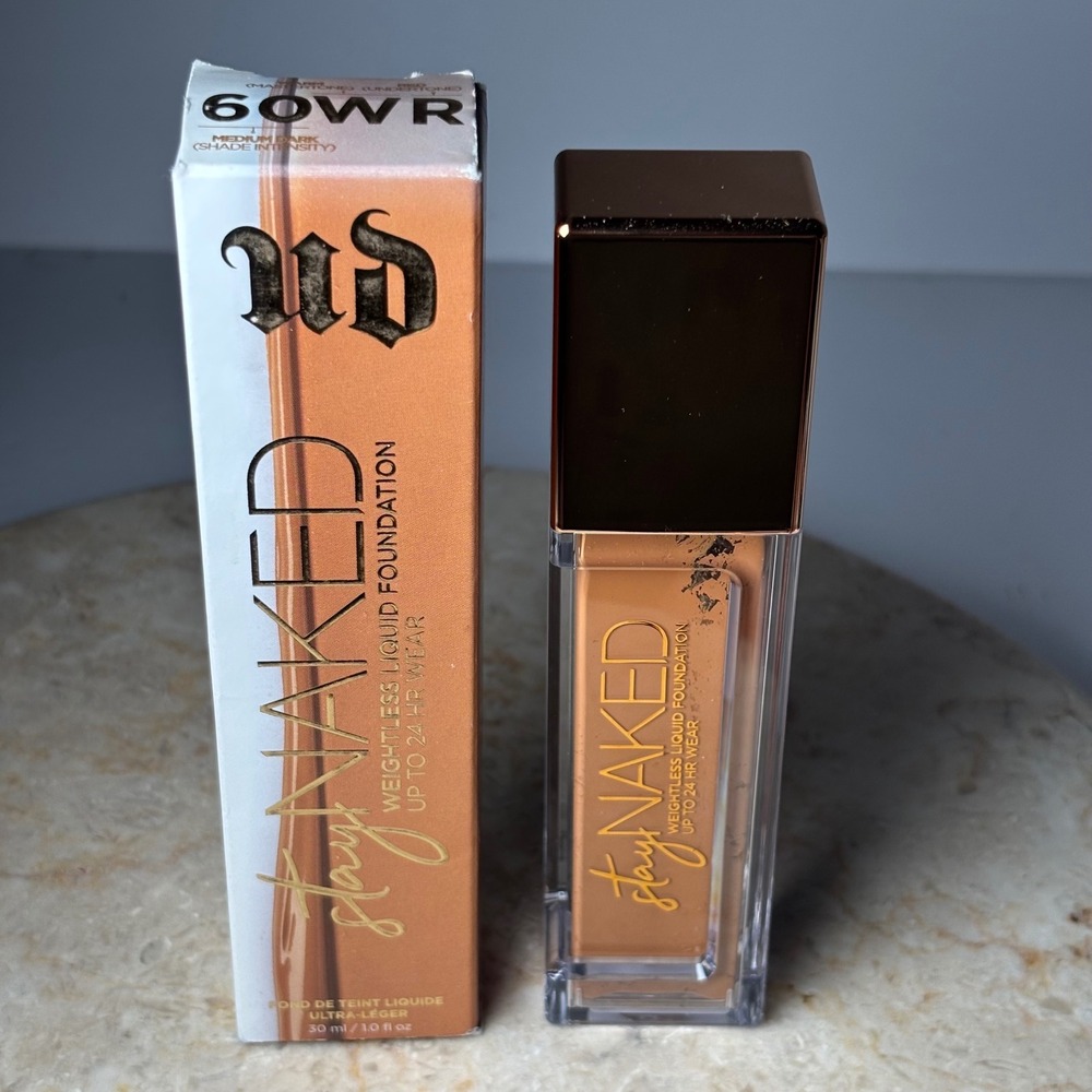 Urban Decay Stay Naked Foundation 60WR Medium Dark Weightless Liquid Matte 1oz